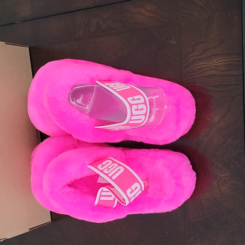 Ugg - Picture 4 of 4
